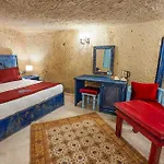 Hotel Cave - The Special Class *