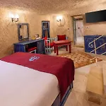 Szálloda Cave - The Special Class
