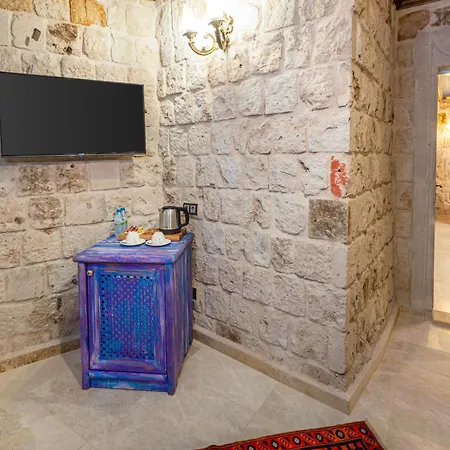 Cave - The Special Class Γκόρεμε